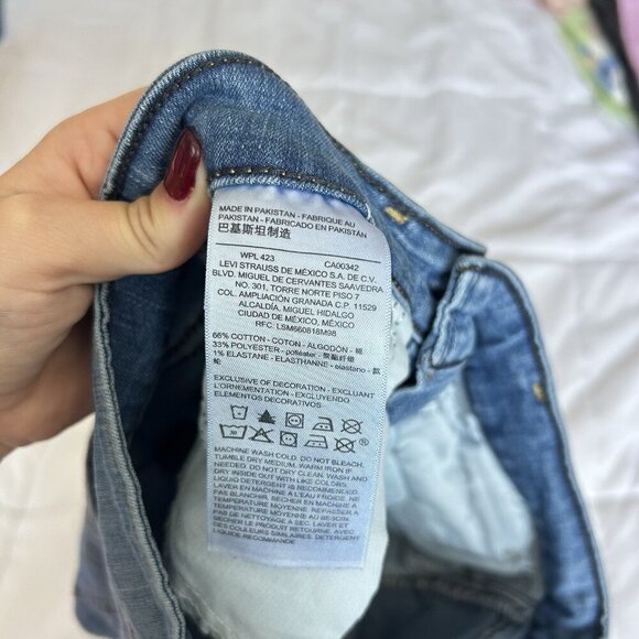 Signature by Levi Strauss Womens High Rise Modern Denim Shorts Stretch - Picture 3 of 6